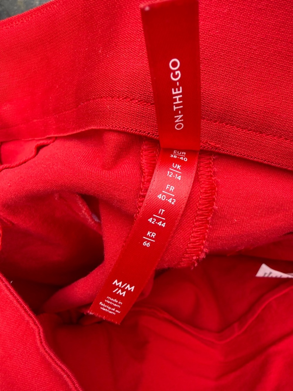 Spanx | On-the-Go Cropped Wide Leg Red Pants size Medium - Picture 4 of 6